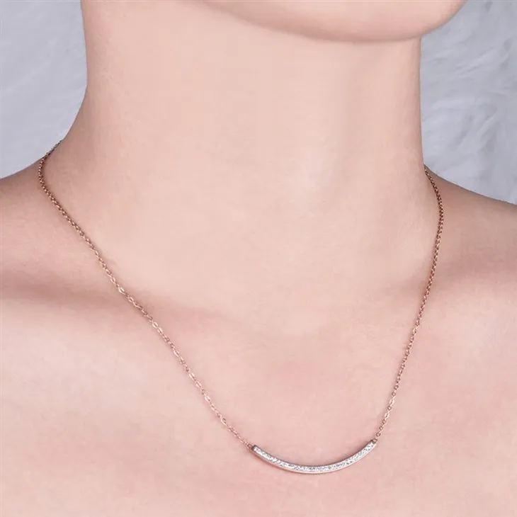 Curved Zircon Bar Pendant Necklace factory